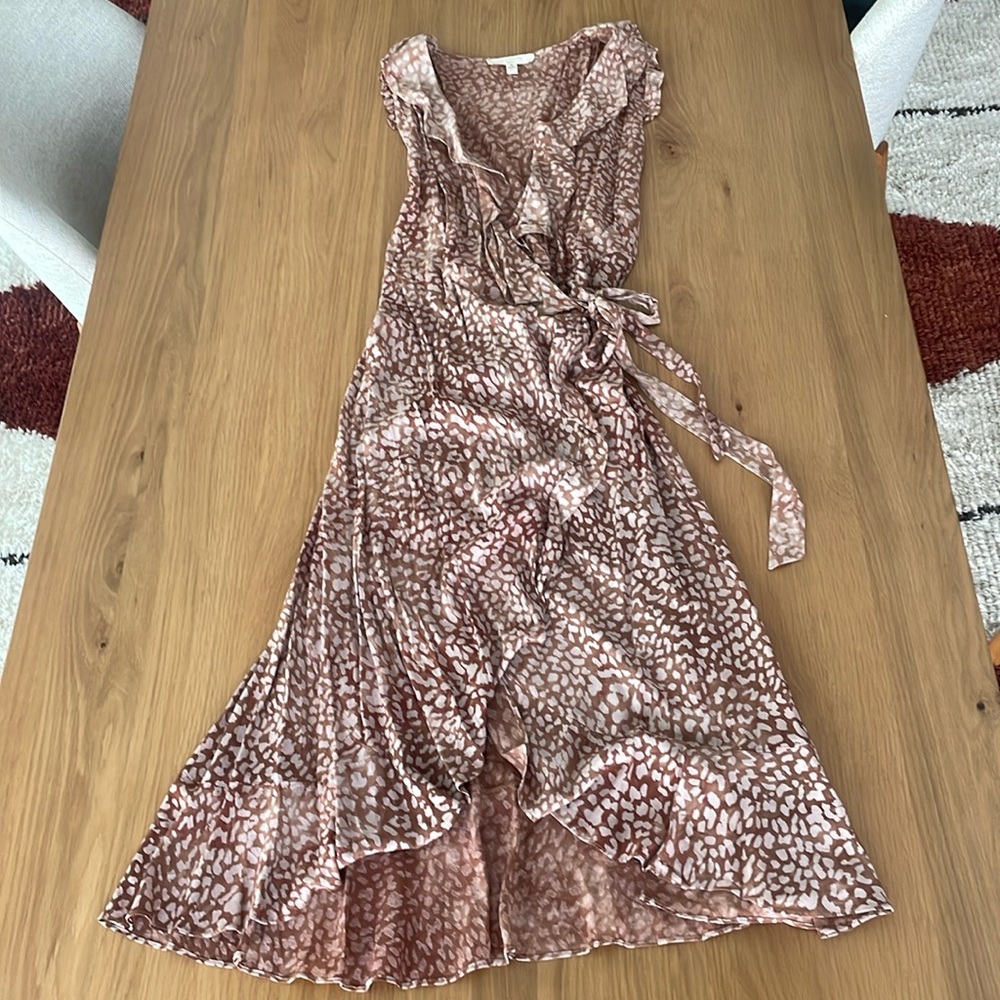 Brown and cream spotted wrap dress. Size M sleeveless. Gently worn